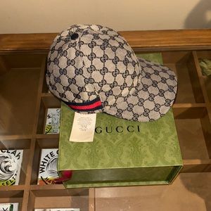 Gucci baseball hat size M tan and navy Authentic